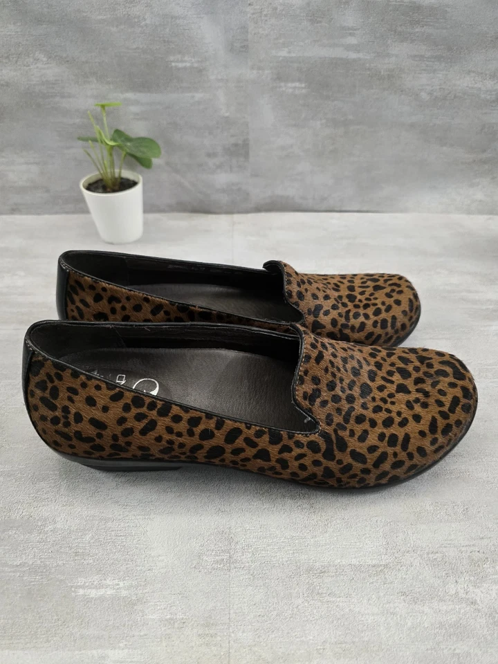 Mocasines de pelo de becerro Dansko Olivia para mujer talla 9, 39 usados en excelente estado con estampado de sábana Foto 2 de 4