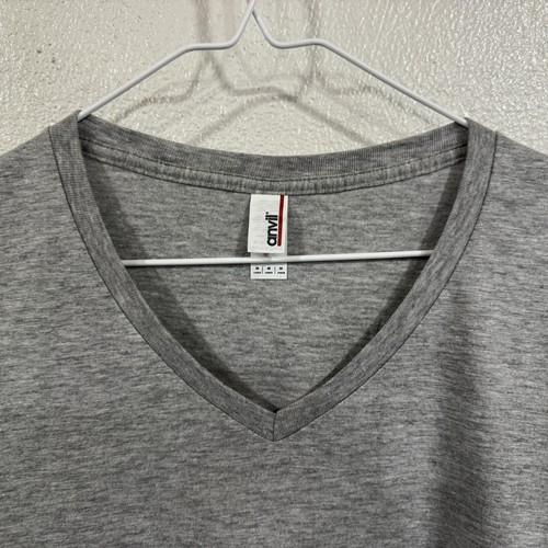 Camiseta Anvil Feeling Stronger Every Day Chicago Rosa Cinta Cuello en V Talla Med - Imagen 4 de 6