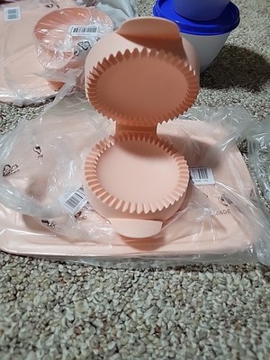 Tupperware Sandwich Crust cutter w/Cutting Board