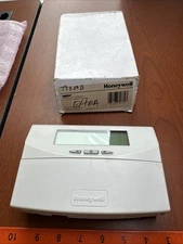 HONEYWELL T7350B 1002  COMMERCIAL PROGRAMMABLE DIGITAL LCD THERMOSTAT