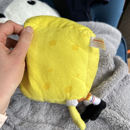 Juguete de peluche suave Bob Esponja cubo de 20 cm de altura - Imagen 8 de 10