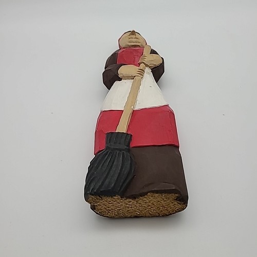 Russian Hand Carved Hand painted Wooden Figurine Baba Yaga Old Women w Broom - Picture 7 of 8
