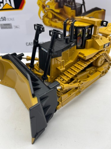 CAT D11T Track-Type Tractor 1:50 Scale Die Cast Model Replica 85212 Diecast Mas - Picture 13 of 21
