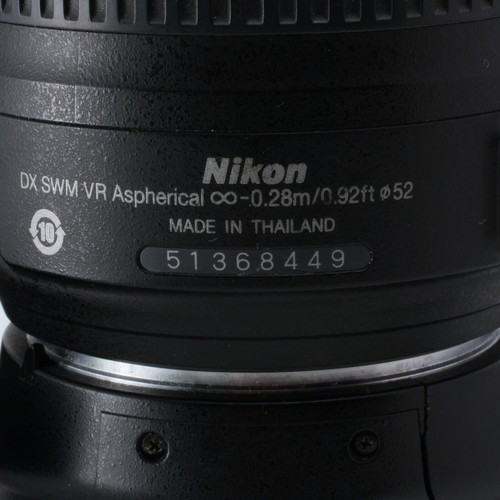Nikon D3000 10.2MP Digital SLR Camera + AF-S DX 18-55mm 3.5-5.6 VR Lens - Picture 18 of 21