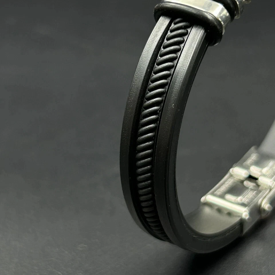 Pulsera de goma plateada, cristal de cuero para hombre con acabado de oro blanco de 14K Foto 3 de 4