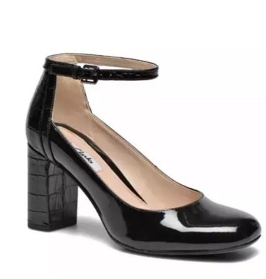 clarks ladies black patent shoes