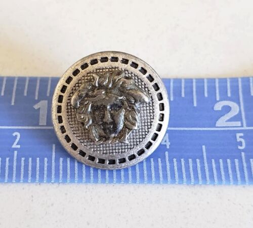 Vintage Versace Ersatzknopf 1/2" Medusa Gesicht für Mantel Hose Kleid Hemd - Bild 3 von 3