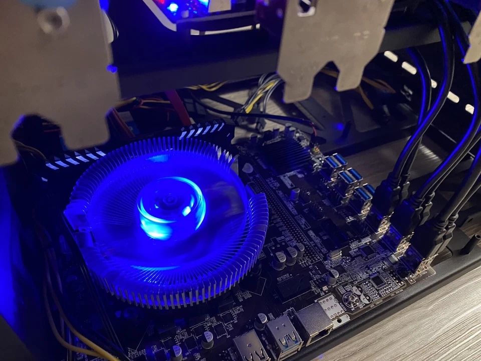 Starter Crypto AMD 6x GPU Dual Mining Rig ETC+ERG/NEOX/ETHW/RVN/NOVO/BBC/YERB - Image 3 of 4