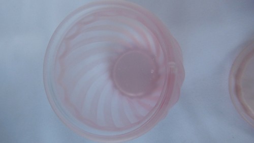 Glass Pink Bathroom Necessity - Picture 5 of 7