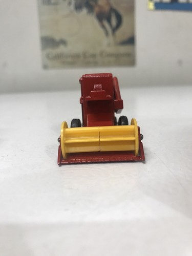 Lesney Matchbox #65 Claas Combine Harvester Regular Wheels w/Box - Picture 2 of 5