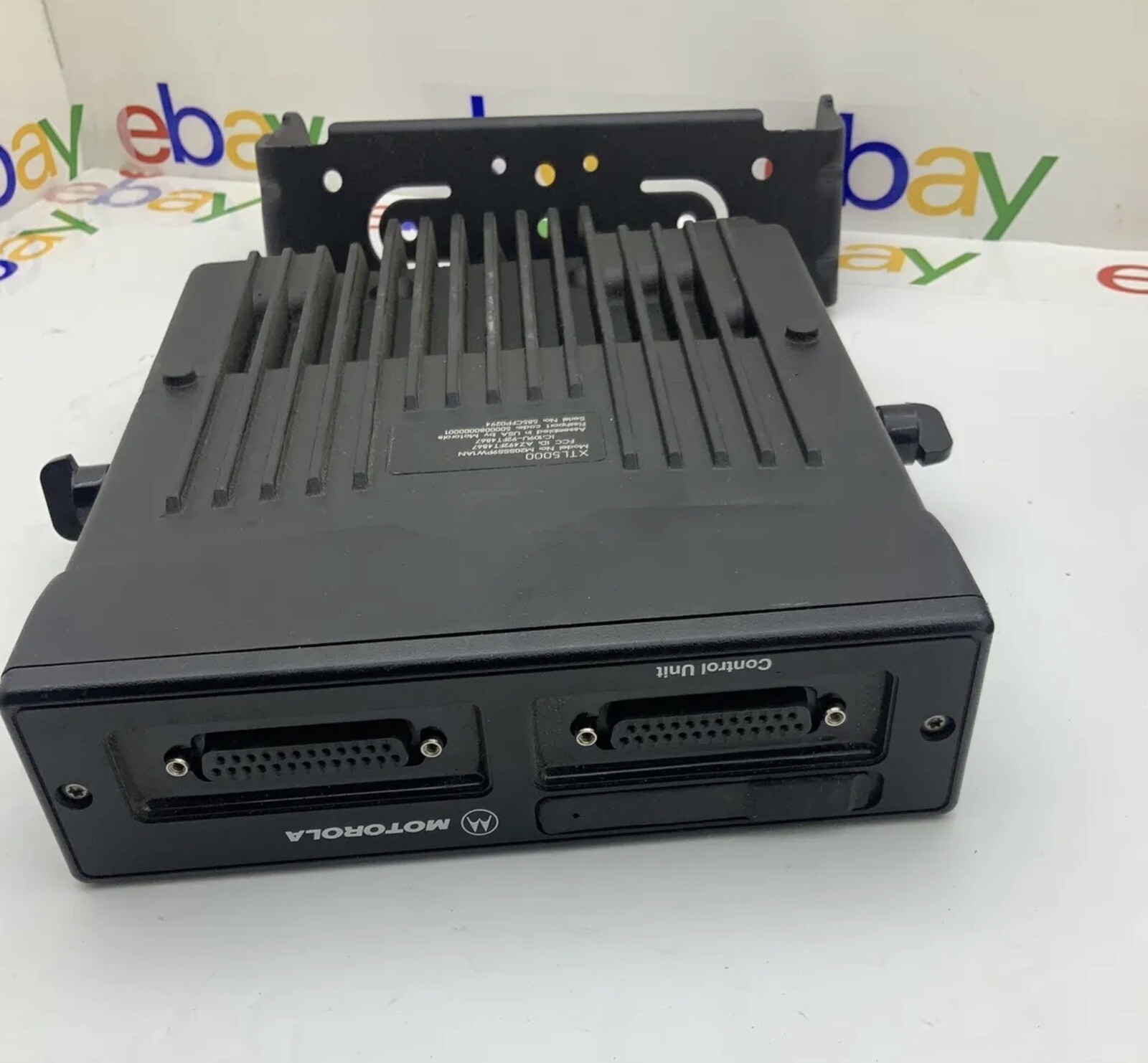 MOTOROLA UHF XTL5000. DASH MOUNT WITH ACCESSORIES M20SSS9PW1AN P25. ADP
