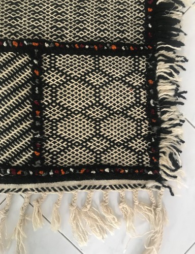 Moroccan Berber Picasso Rug Carpet - Fringe 3 Sides - Black & White 5'9" x 2'7" - Picture 5 of 10