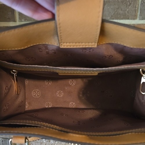Bolso Bandolera Tory Burch Emerson Mini Top con Cremallera Tostado - Imagen 6 de 10