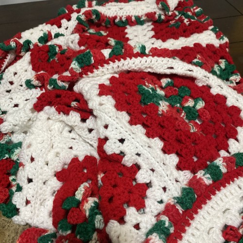 Vintage Hand Crocheted Christmas Afghan Chair Sofa Lap Throw Blanket 60” X 48” - Picture 11 of 12