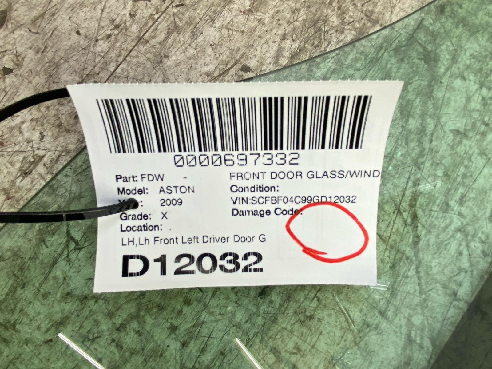 Aston Martin Vantage 2009 FRONT+LEFT Door glass