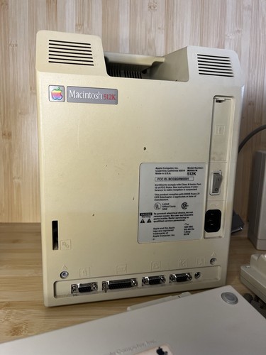 Apple Macintosh 512k vintage con AP07055, M0110, M0130, A9M0331, mouse bus, altro! - Foto 14 di 17