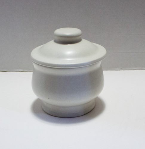 Sugar Bowl & Lid Pfaltzgraff Stoneware Yorktowne White w/Speckles Floral VG COND - Picture 2 of 7