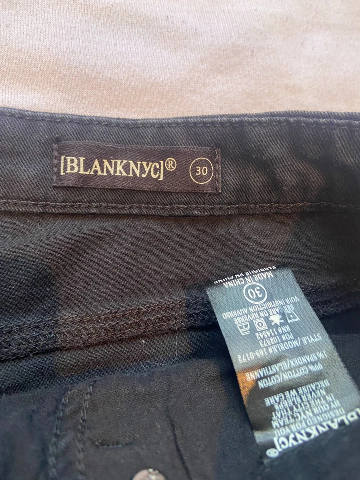 Falda vaquera negra grunge en blanco NYC para mujer talla 30 Be a deshilachada con cordones Foto 3 de 4