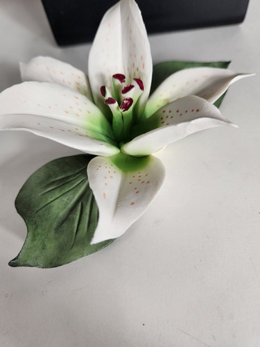 Figura De Colección Capodimonte Lirio Asiático Flor Blanca Sarastamo Hecha a Mano en Italia - Imagen 6 de 11
