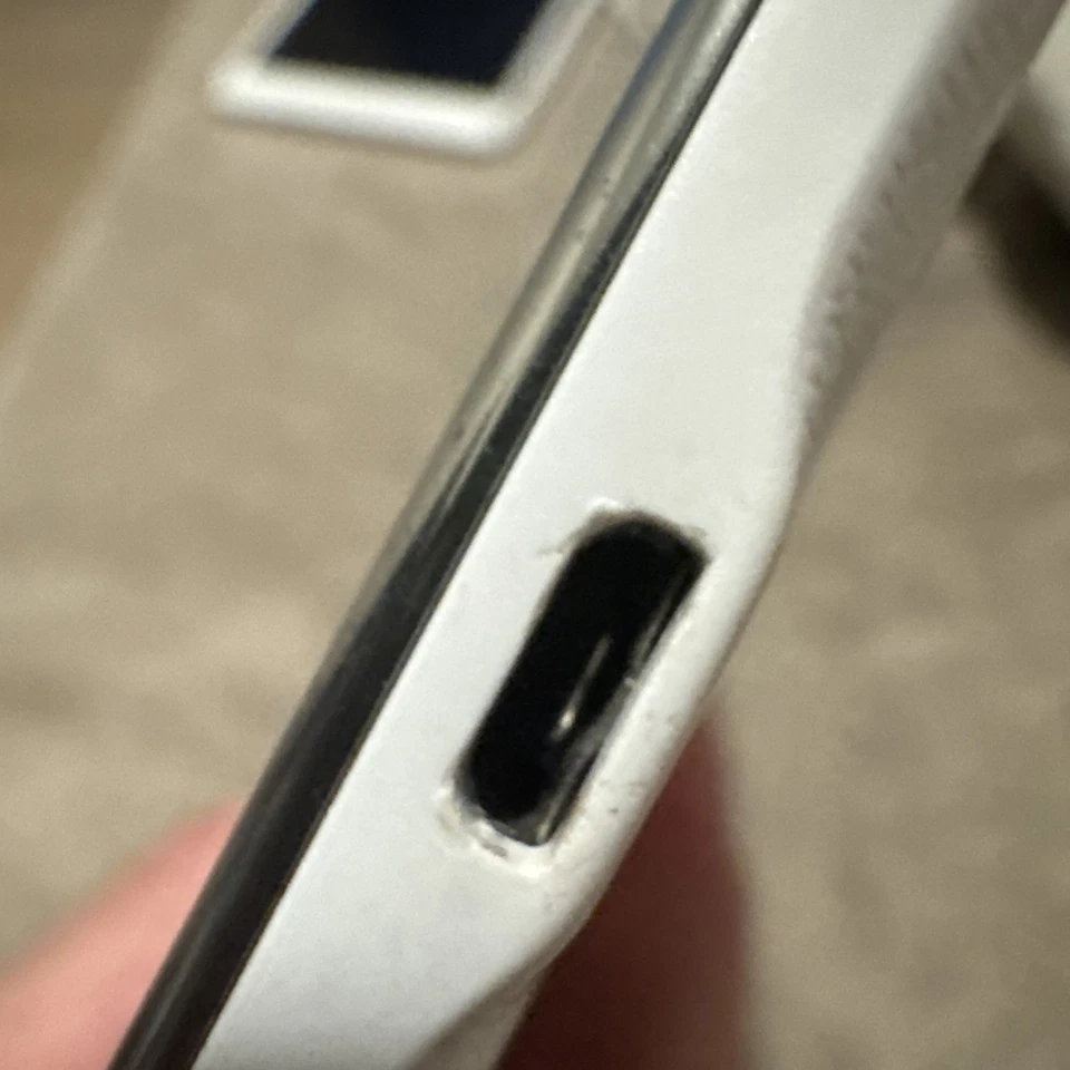 Tablet Samsung Galaxy Tab A Wi-Fi Blanca SM-T350 Para Repuestos O Reparación  Foto 4 de 4