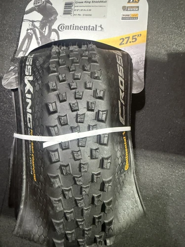 Continental Cross King Tire  27.5 x 2.30  Tubeless Black ShieldWall 0150290
