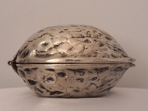 Rare Vintage Silver Plated walnut shaped nut cracker - Picture 3 of 16