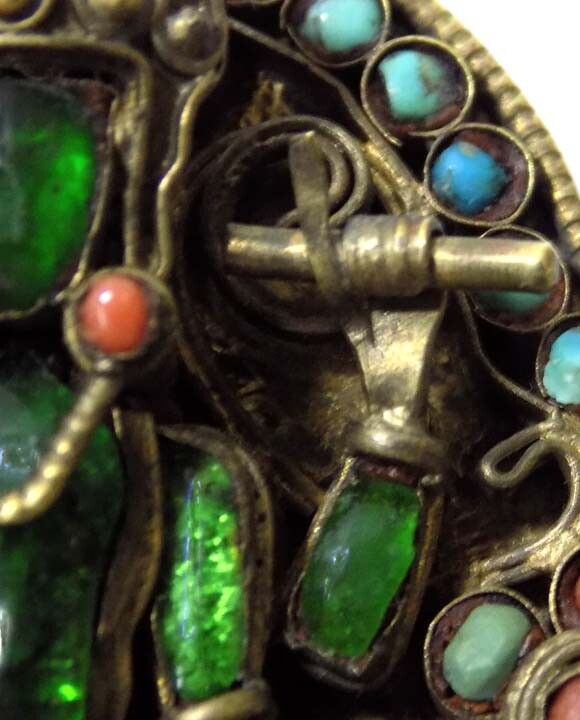 Vintage Large Brass Pin 4 Armed Hindu / Buddhist Goddess Glass Tourquoise Coral Tanie oryginalne