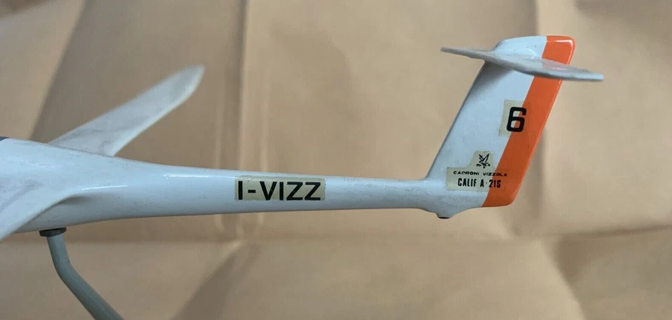 CAPRONI VIZZOLA - MODELLINO ALIANTE CON BASE I-VIZZ CALIF A 126 - Immagine 4 di 4