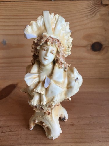 Petit buste de femme en porcelaine. Signature à identifier, Vienne ? - Picture 8 of 19