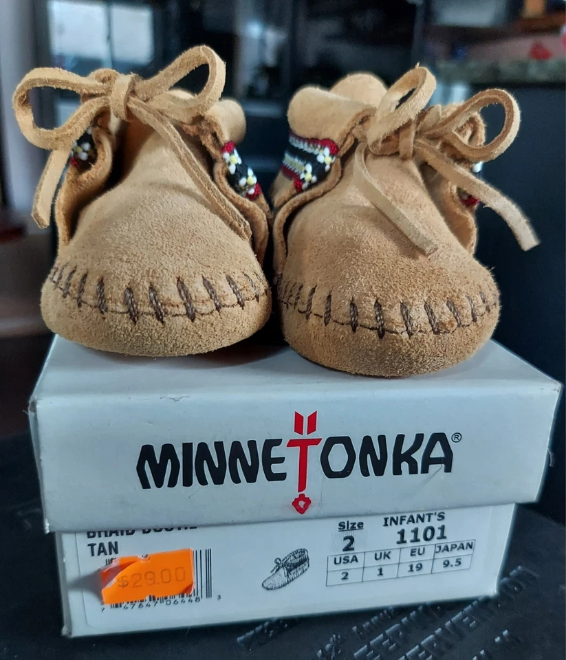 Minnetonka Mocasines Infantes Bronceado Gamuza Trenza en Puño Botín Botas Talla 2 Foto 2 de 4