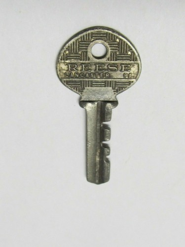 VINTAGE REESE PADLOCK KEY # 804 LANCASTER, PA. MADE IN USA - Picture 2 of 3