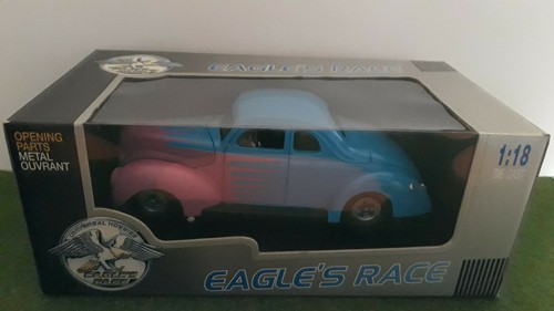 FORD DELUXE HOT ROD 1940 bleu flammes 1/18 UNIVERSAL HOBBIES 3805 custom tuning - Picture 9 of 10
