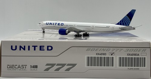 B777-300ER UNITED AIRLINES"Sydney World Pride" Reg:N2749U JC WINGS XX40183 1:400 - Picture 14 of 24