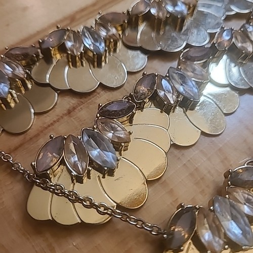 Collar babero en capas de oro y gema tórrido pieza distintiva - Imagen 4 de 6