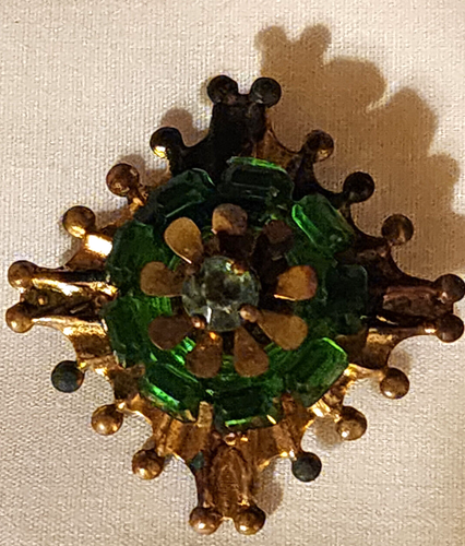 Vintage Gold Tone and Green Bead/Rhinestone Brooch - Picture 4 of 5