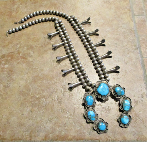 23" GEM !! Vintage Navajo Sterling CARICO LAKE TURQUOISE Squash Blossom Necklace - Picture 3 of 13