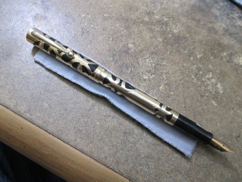 Sheaffer Nostalgia 1970 - 14K Solid Gold Overlay Limited Edition Fountain Pen - Picture 7 of 8