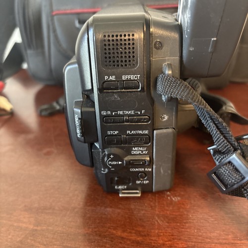 JVC GR-AXM225U Compact VHS Camcorder (VHS-C) Untested Needs Battery - Picture 6 of 13