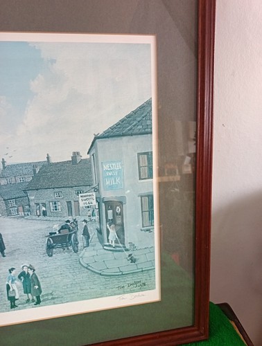 Tom Dodson signierter Druck Das Dorf gerahmt glasiert - Bild 6 von 11