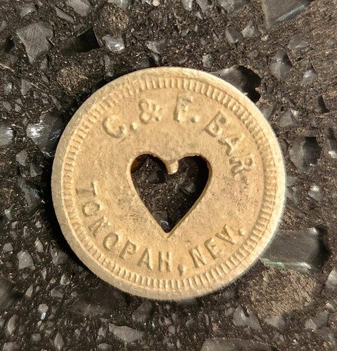 G & F Bar Tonopah Nevada NV Saloon Good For 6 1/4¢ Trade Token 1900's Brass - Imagen 2 de 5