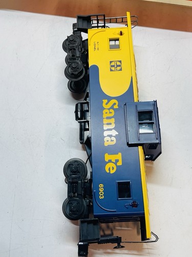 Lionel 6-6903 Santa Fe Extended Vision Caboose - Picture 6 of 9