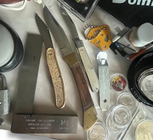Junk Drawer Lot Vtg Guy Stuff  Advertising Pocket Knives Coins Watch Locks 4 lb - Bild 8 von 23