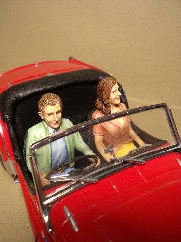 1/18 FIGURES HARRY AND MEGHAN VROOM UNPAINTED FOR TRIUMPH TR3 KYOSHO - Picture 2 of 7