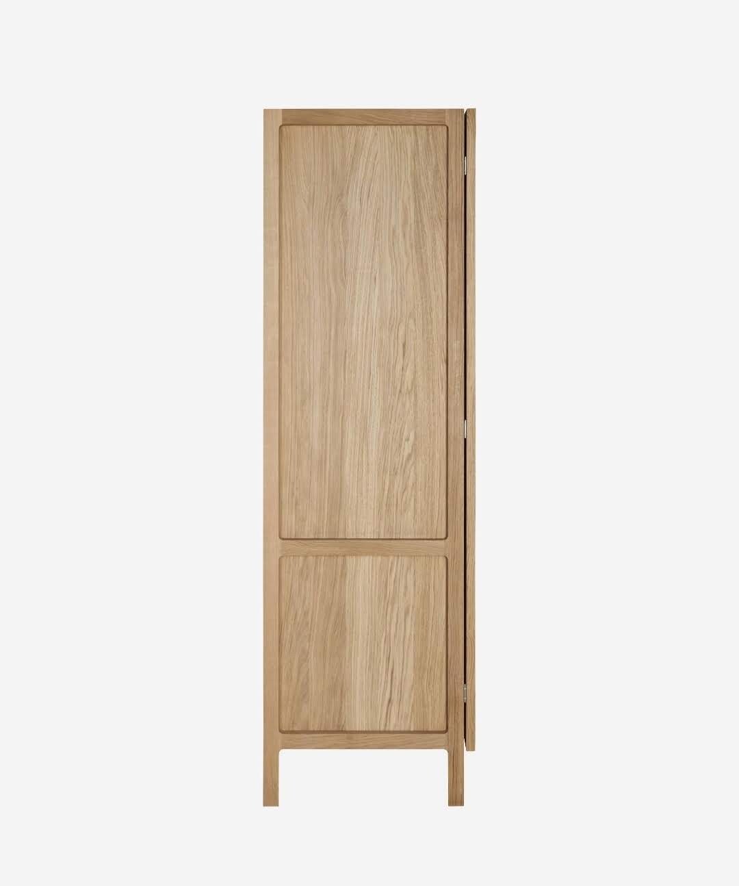 Habitat Radius Solid Oak Two Door Wardrobe with One shelf Excellent