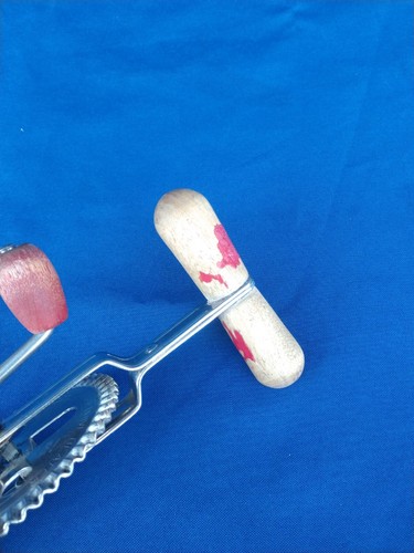 Vintage Hand Held Egg Beater A&J Ekco - Picture 7 of 8