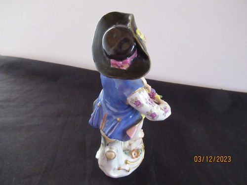 Genuine Antique Meissen Figurine Carrying Basket of Fruit 5 1/4" H Cross Swords - Picture 6 of 15