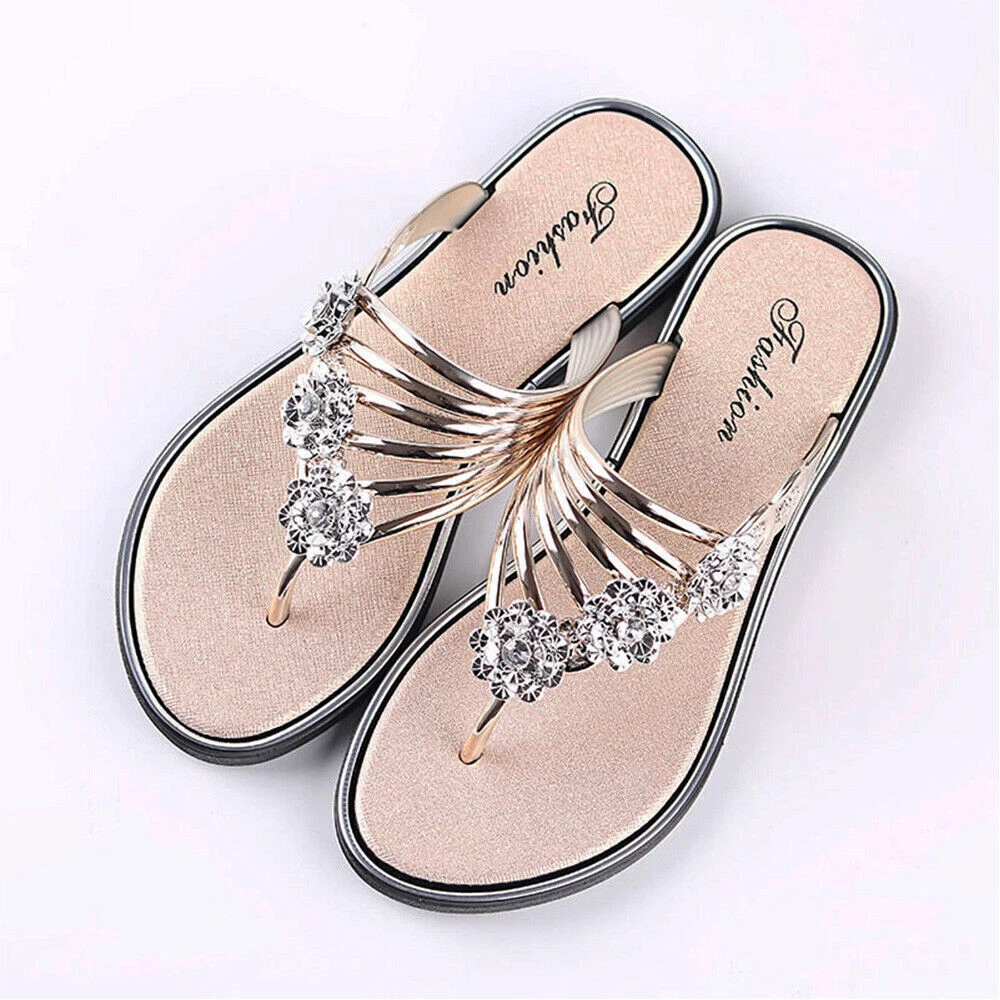 Designer Sandals Women 2021 Flat Summer Flip-Flops Beach Diamond Fashion  Luxury Sexy Open-Toed With Shorter Slippers Black