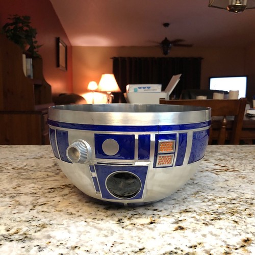 NEW Disney Parks Star Wars Galaxy's Edge R2-D2 Droid Head 10" Metal Serving Bowl - Picture 1 of 12