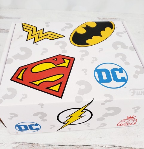 Funko Walmart 2016 exclusivo Black Friday Pop vinilo caja misteriosa Batman DC - Imagen 2 de 6