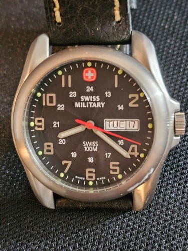 Authentic SWISS MILITAY 096-1009 100M Stainless Steel 9.5in watch - New Battery - Picture 7 of 8